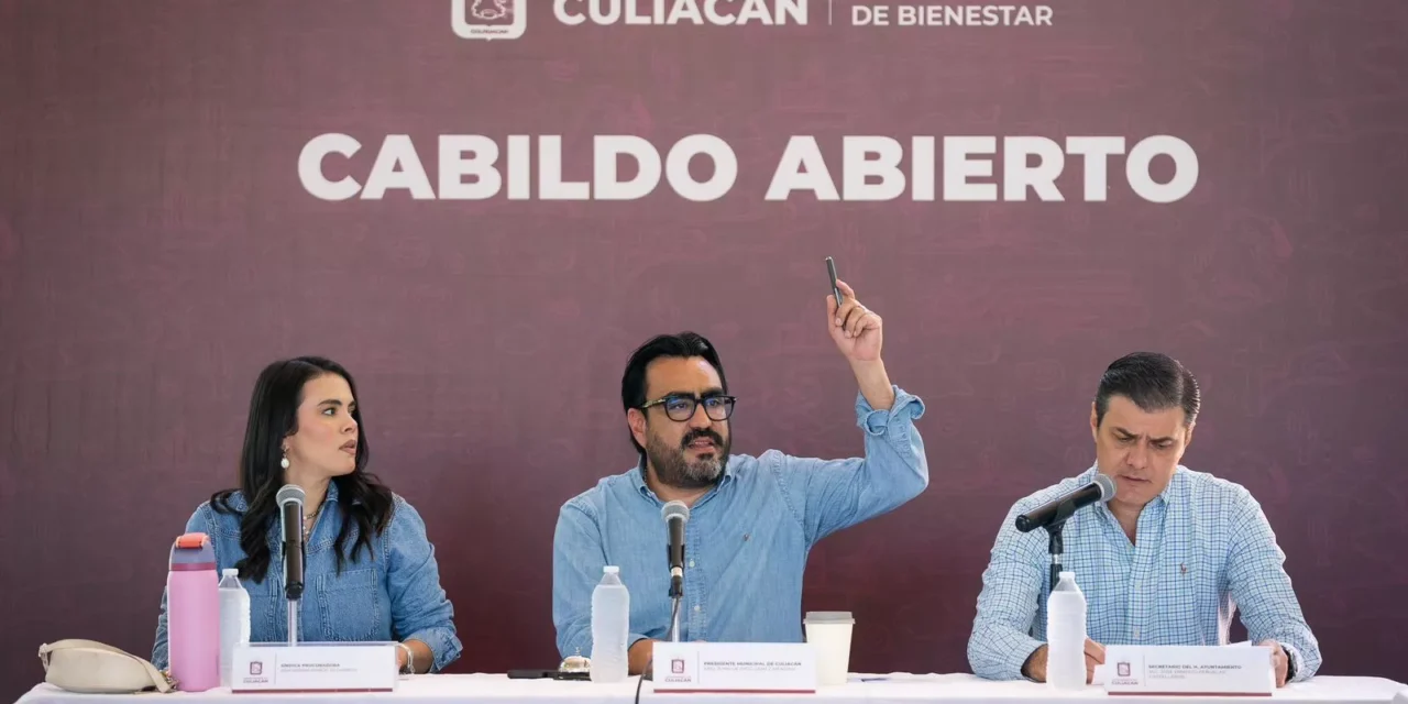 JUAN DE DIOS GÁMEZ ATIENDE PETICIONES CIUDADANAS DURANTE SESIÓN DE CABILDO ABIERTO EN SANALONA