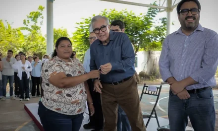LA GENTE DE LAS COMUNIDADES TIENE LOS MISMOS DERECHOS A UNA VIDA DIGNA, AFIRMA GOBERNADOR ROCHA