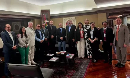 EL RECTOR DE LA UAS PARTICIPA EN ENCUENTRO NACIONAL PARA FORTALECER LA EDUCACIÓN CONTINUA Y A DISTANCIA