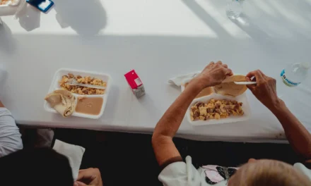 LLEVA DIF SINALOA ALIMENTO CALIENTE A FAMILIAS DEL HOSPITAL GENERAL DE CULIACÁN