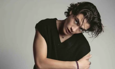 MATÍAS GRUENER ABRE SU CORAZÓN Y LO CONVIERTE EN POP: LAZOS ROJOS, SU ÁLBUM DEBUT, ES UN MANIFIESTO EMOCIONAL EN CLAVE DE VINILO