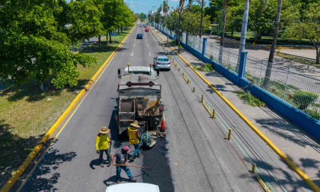 MEJORAN CALLES DE CULIACÁN CON INTENSAS JORNADAS DE REENCARPETADO Y BACHEO