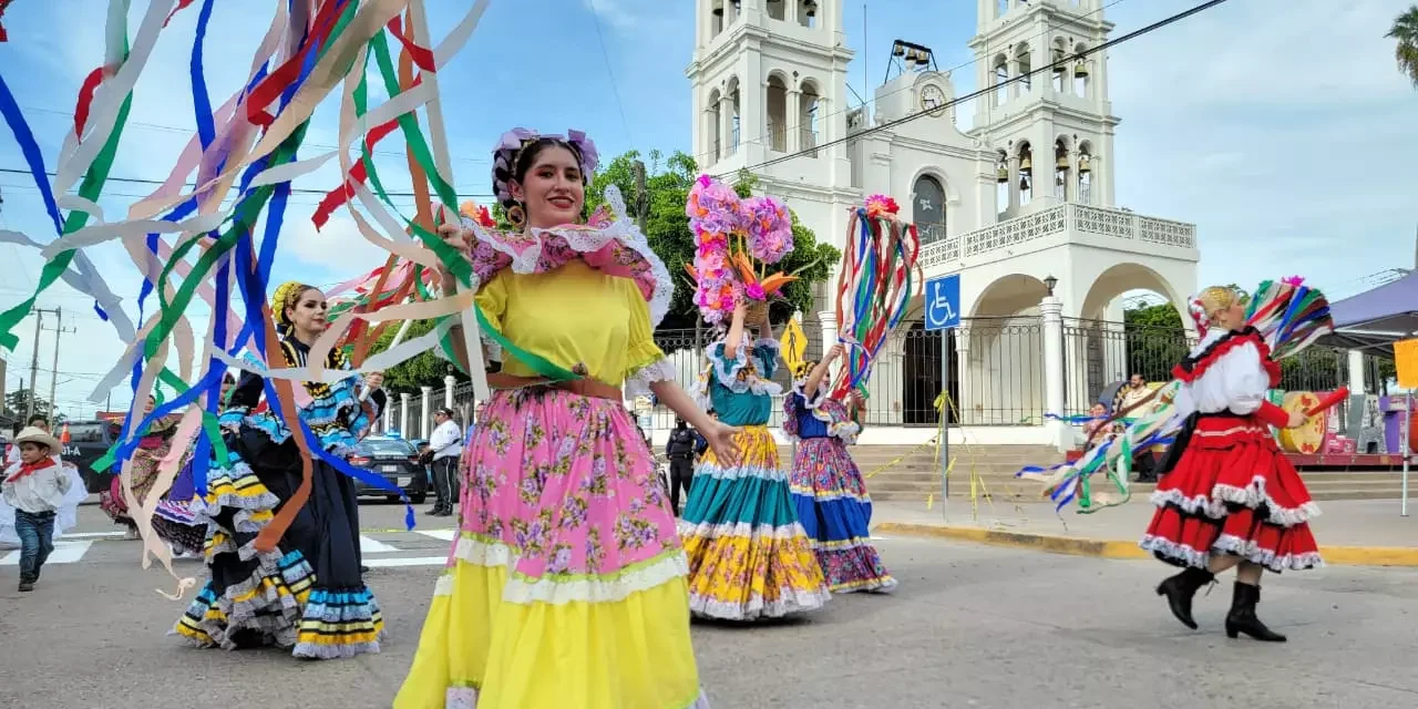 NAVOLATO VIVE UNA CALLEJONEADA MUSICAL EN EL MARCO DEL 43 ANIVERSARIO DE SU MUNICIPALIZACIÓN