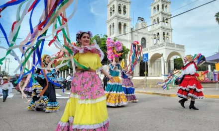 NAVOLATO VIVE UNA CALLEJONEADA MUSICAL EN EL MARCO DEL 43 ANIVERSARIO DE SU MUNICIPALIZACIÓN