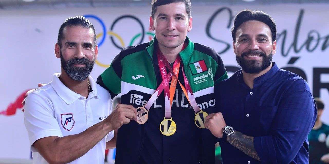 RECIBE JULIO CESAR CASCAJARES AL CAMPEÓN JAVIER ARMENTA EN EL ISDE