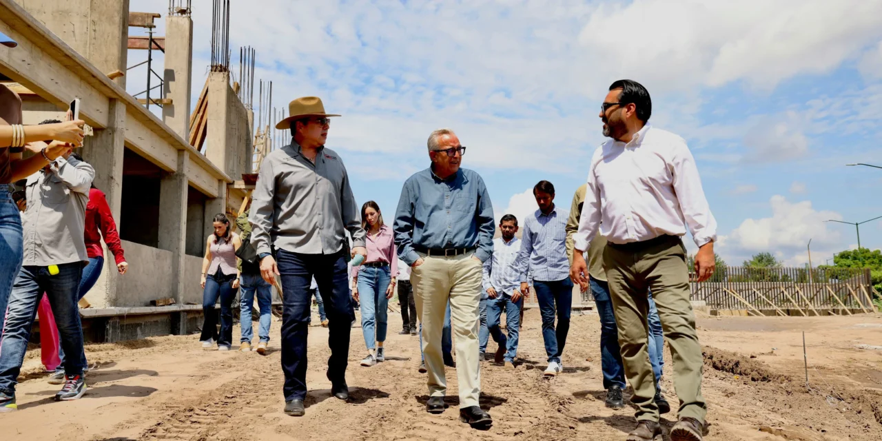 SUPERVISA EL GOBERNADOR ROCHA CONSTRUCCIÓN DE LA SECUNDARIA DE VALLE ALTO