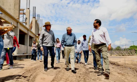 SUPERVISA EL GOBERNADOR ROCHA CONSTRUCCIÓN DE LA SECUNDARIA DE VALLE ALTO