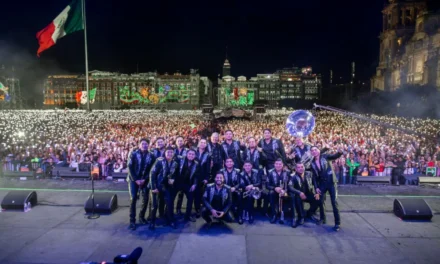 LA ARROLLADORA BANDA EL LIMÓN HACE HISTORIA EN EL ZÓCALO CAPITALINO ¡VIVA MÉXICO!