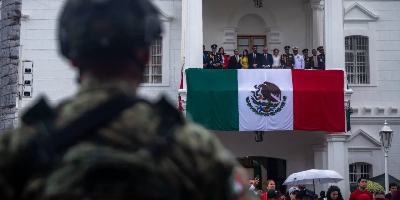 PRESENCIA GOBERNADOR ROCHA DESFILE CONMEMORATIVO AL 215 ANIVERSARIO DE LA INDEPENDENCIA DE MÉXICO