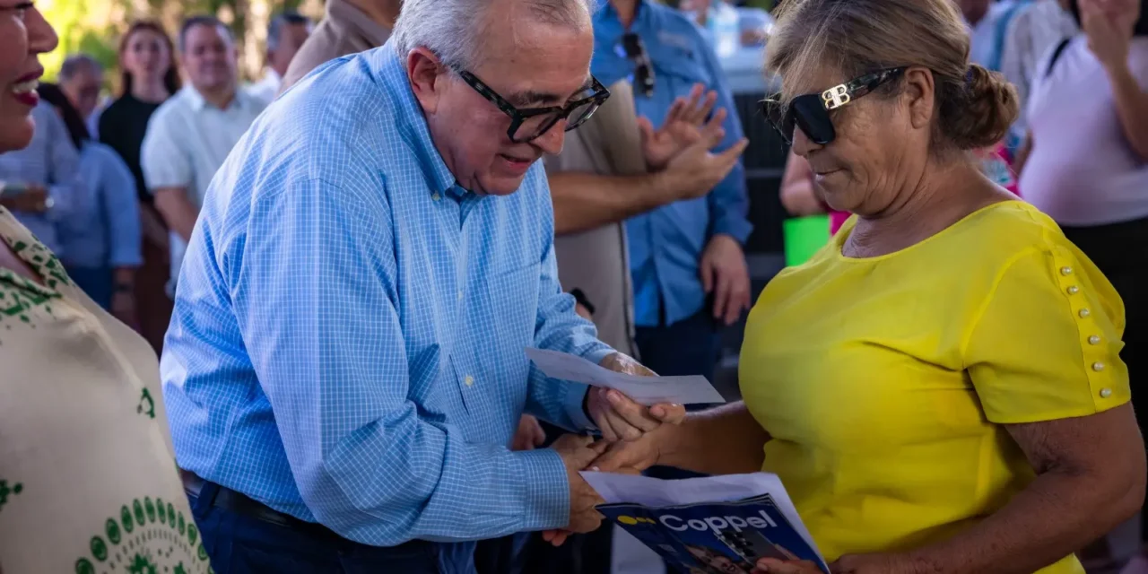 ENTREGA GOBERNADOR ROCHA APOYOS INMEDIATOS A FAMILIAS QUE ENFRENTARON INUNDACIONES EN JUAN JOSÉ RÍOS