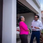 “ES UN ALIVIO CONTAR CON LAS ESCRITURAS DE MI CASA”: VECINOS DE VALLES DE ENCINO AGRADECEN A JUAN DE DIOS GÁMEZ