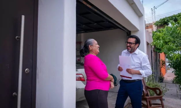 “ES UN ALIVIO CONTAR CON LAS ESCRITURAS DE MI CASA”: VECINOS DE VALLES DE ENCINO AGRADECEN A JUAN DE DIOS GÁMEZ