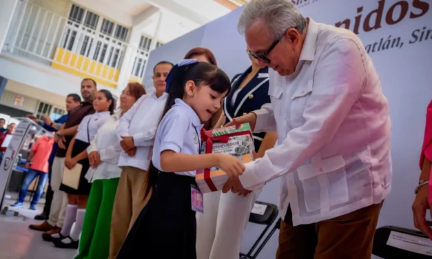 GOBERNADOR ROCHA PONE EN MARCHA CICLO ESCOLAR 2025-2026 DEL NIVEL BÁSICO CON UN LLAMADO A EDUCAR PARA LA PAZ