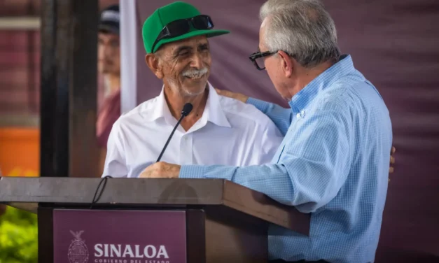 GOBERNADOR ROCHA MOYA ENTREGÓ APOYOS A DAMNIFICADOS POR LLUVIAS EN JUAN JOSÉ RÍOS