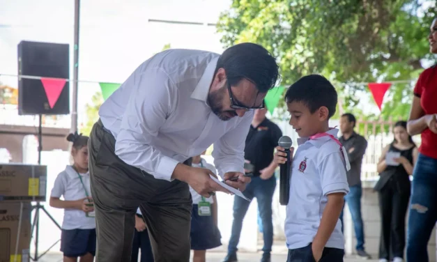 JUAN DE DIOS GÁMEZ CUMPLE COMPROMISOS CON EL JARDÍN DE NIÑOS ÁLVARO OBREGÓN EN EL DIEZ