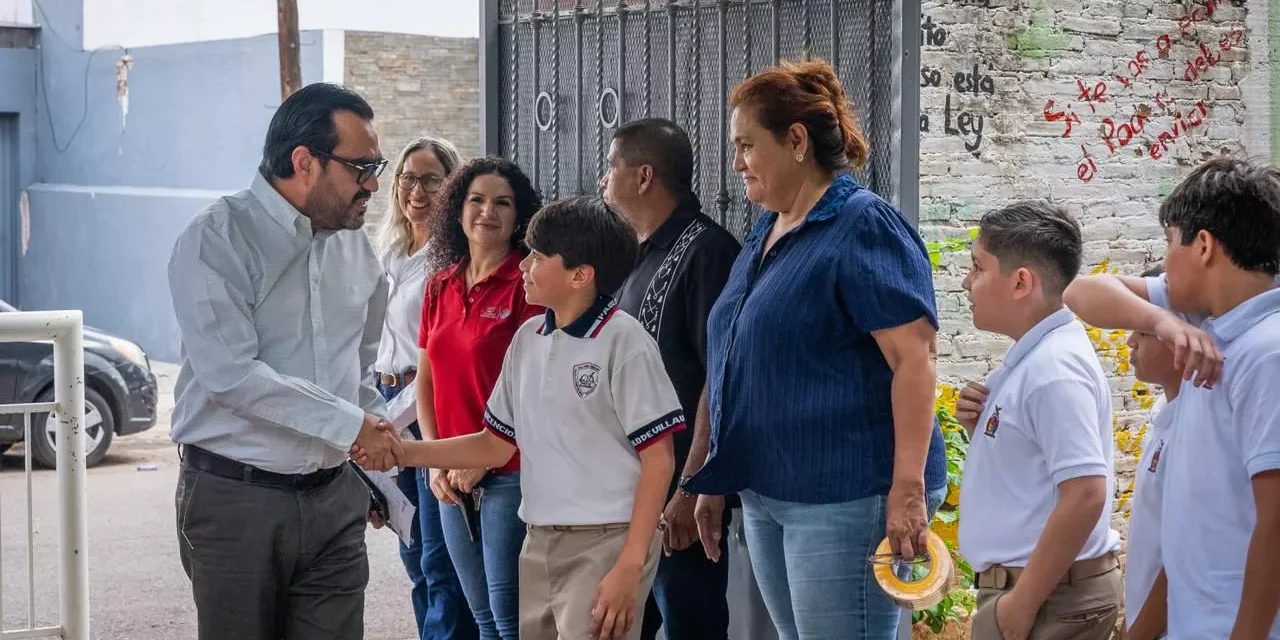 JUAN DE DIOS GÁMEZ SUPERVISA AVANCES DE LA OBRA DE CANCHA DE FÚTBOL EN LA SECUNDARIA GENERAL #4