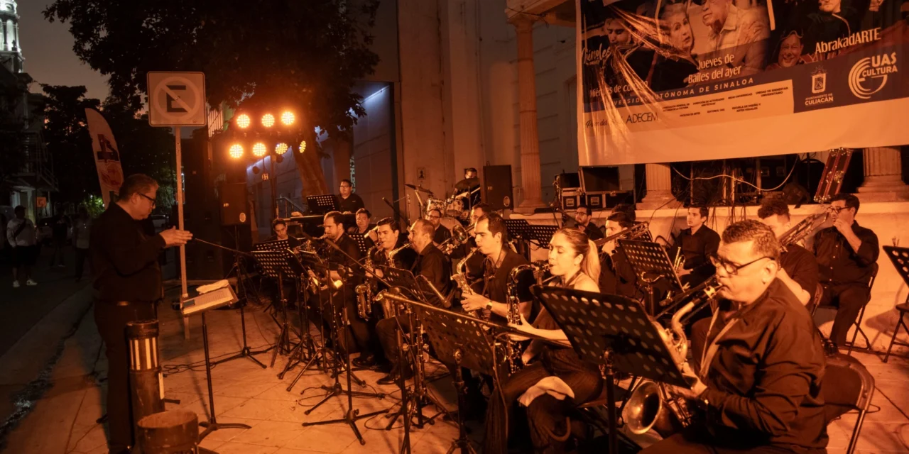 LA MAGIA DE LA BIG BAND UAS CONQUISTA AL PÚBLICO EN EL BARRIO MÁGICO