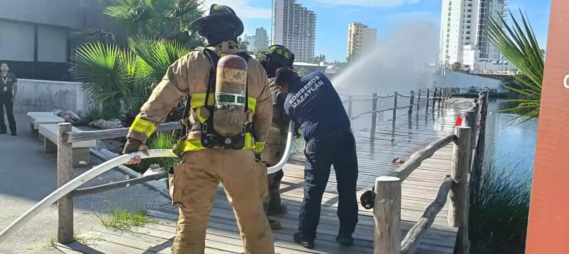 SIMULACRO DE INCENDIO REFUERZA LA CULTURA DE PREVENCIÓN EN EL GRAN ACUARIO MAZATLÁN