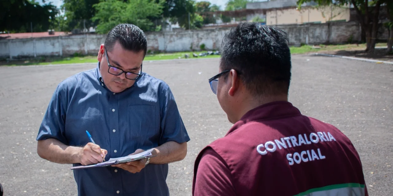 SUPERVISAN AVANCE DE CONSTRUCCIÓN DE CANCHA DE FÚTBOL SINTÉTICA EN LA ESCUELA GENERAL 4