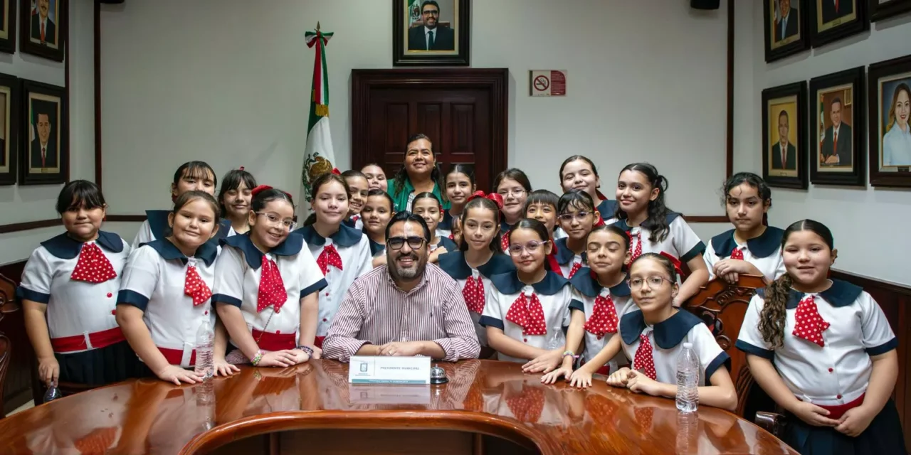 ALUMNAS DE LA PRIMARIA JOSEFA ORTIZ DE DOMÍNGUEZ DIALOGAN CON JUAN DE DIOS GÁMEZ”