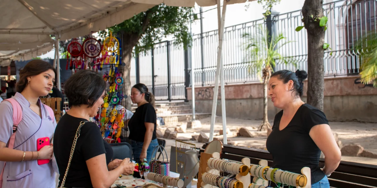 ARRANCA EL BAZAR HALLOWEEN EN PLAZUELA OBREGÓN PARA IMPULSAR ECONOMÍA LOCAL