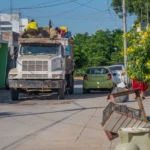 AYUNTAMIENTO DE CULIACÁN REFUERZA JORNADA DE DESCACHARRIZACIÓN EN LA COLONIA AMISTAD