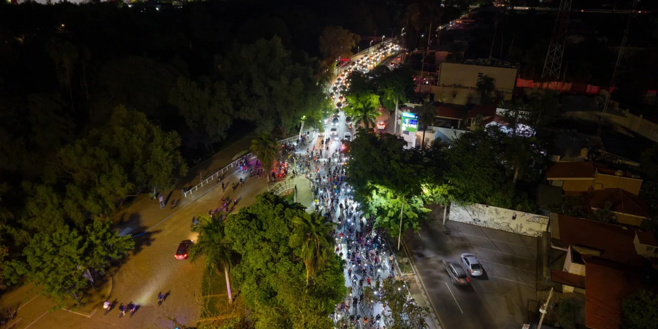 CIENTOS DE CICLISTAS RECORREN LAS CALLES EN RODANDO ANDO X CULIACÁN