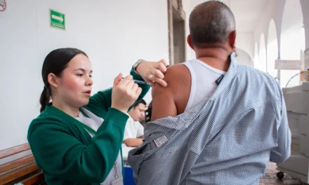 CONTINÚA LA JORNADA DE VACUNACIÓN EN EL AYUNTAMIENTO DE CULIACÁN
