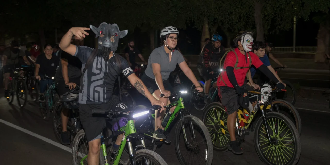 DIVERSIÓN, DISFRACES Y PEDALES EN “RODANDO ANDO X CULIACÁN”