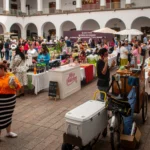 EMPRENDEDORAS LOCALES DAN VIDA AL BAZAR “TRADICIONES DE OTOÑO” EN EL AYUNTAMIENTO