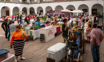 EMPRENDEDORAS LOCALES DAN VIDA AL BAZAR “TRADICIONES DE OTOÑO” EN EL AYUNTAMIENTO
