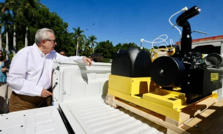 GOBERNADOR ROCHA ENTREGA 22 VEHÍCULOS PARA APOYAR LA CAMPAÑA CONTRA EL DENGUE