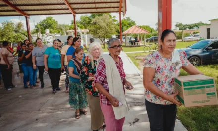 FAMILIAS DE LA COMUNIDAD HORNOS #1 RECIBEN APOYOS ALIMENTARIOS DE DIF SINALOA