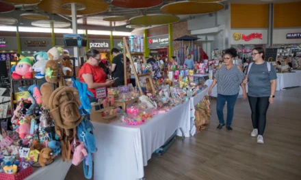 JÓVENES EMPRENDEDORES DAN VIDA AL BAZAR JUVENIL EN PASEO SAN ISIDRO