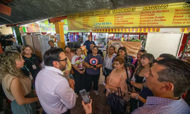 JUAN DE DIOS GÁMEZ CONTINÚA CON LA ENTREGA DE MICROCRÉDITOS A MUJERES EMPRENDEDORAS POR EL BIENESTAR