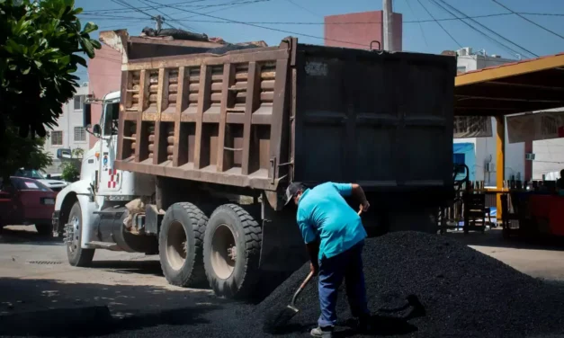 LABORES DE REENCARPETADO MEJORAN MOVILIDAD Y SEGURIDAD VIAL EN LA CIUDAD