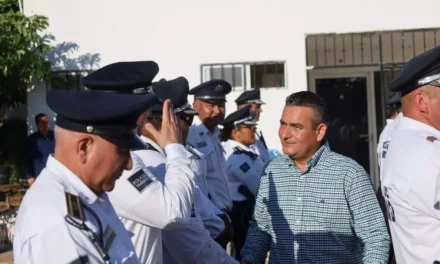 AYUNTAMIENTO DE NAVOLATO ENTREGA UNIFORMES A ELEMENTOS DE TRÁNSITO MUNICIPAL