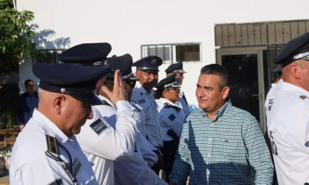 AYUNTAMIENTO DE NAVOLATO ENTREGA UNIFORMES A ELEMENTOS DE TRÁNSITO MUNICIPAL