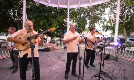 “TARDES DE BOLERO” LLENA DE ROMANTICISMO EL PARQUE EUSTAQUIO BUELNA