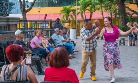 TARDES DE DANZÓN LLENAN DE ELEGANCIA Y RITMO LA PLAZUELA ÁLVARO OBREGÓN