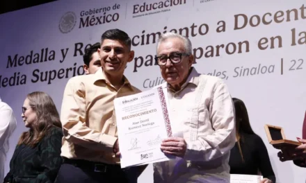 EXHORTA GOBERNADOR ROCHA MOYA A MAESTRAS Y MAESTROS A SEGUIRSE CAPACITANDO CON LAS HERRAMIENTAS QUE OFRECE SU GOBIERNO