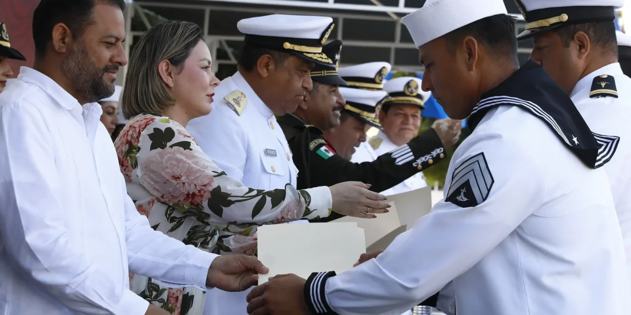 CONMEMORAN EL BICENTENARIO DE LA CONSOLIDACIÓN DE LA INDEPENDENCIA EN EL MAR