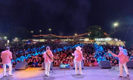 EL ROMANTICISMO INVADE EL ESCENARIO DEL TEATRO DEL PUEBLO DE LA EXPO GANADERA SINALOA 2025