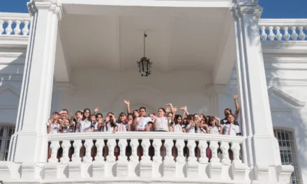 ALUMNOS DE LA PRIMARIA JOSEFA ORTIZ DE DOMÍNGUEZ VIVEN UNA EXPERIENCIA EDUCATIVA EN EL PALACIO MUNICIPAL