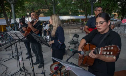 CELEBRAN SEGUNDO ANIVERSARIO DE “POESÍA A LOS CUATRO VIENTOS” EN LA PLAZUELA OBREGÓN
