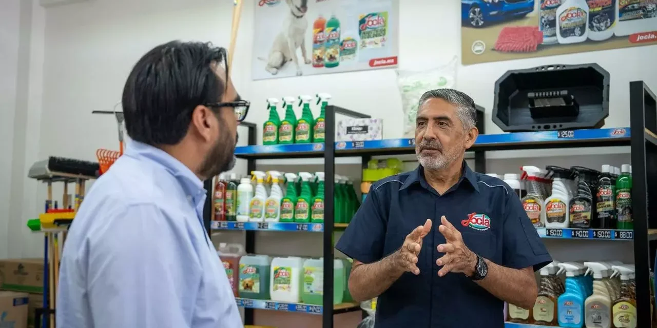 “ES UN ORGULLO QUE NOS REPRESENTEN EN CULIACÁN”: JUAN DE DIOS GÁMEZ ENTREGA 700 MIL PESOS DE IMPULSO NAFIN A EMPRESA JOCLA