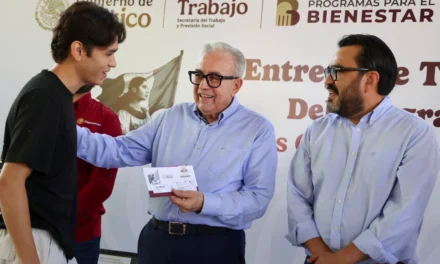 LLAMA EL GOBERNADOR ROCHA A JÓVENES A CONVERTIRSE EN EMPRENDEDORES Y LABRARSE UN FUTURO DE PORVENIR