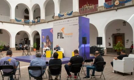 PROMUEVEN EL RESCATE DE LA IDENTIDAD CULTURAL DE CULIACÁN EN EL FORO PATIO DEL AYUNTAMIENTO EN LA FIL 2025