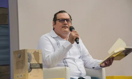 RAFAEL AYALA PRESENTA SU LIBRO SOBRE LA HISTORIA MONETARIA DEL NOROESTE EN LA FIL CULIACÁN 2025