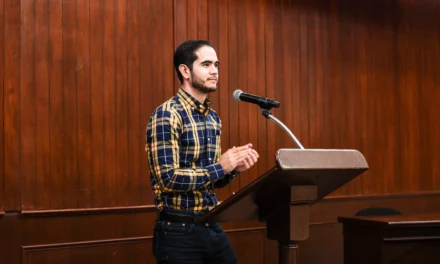 JÓVENES SINALOENSES DESMUESTRAN SU TALENTO EN LAS FINALES DEL CIRCUITO DE DEBATE JUVENIL